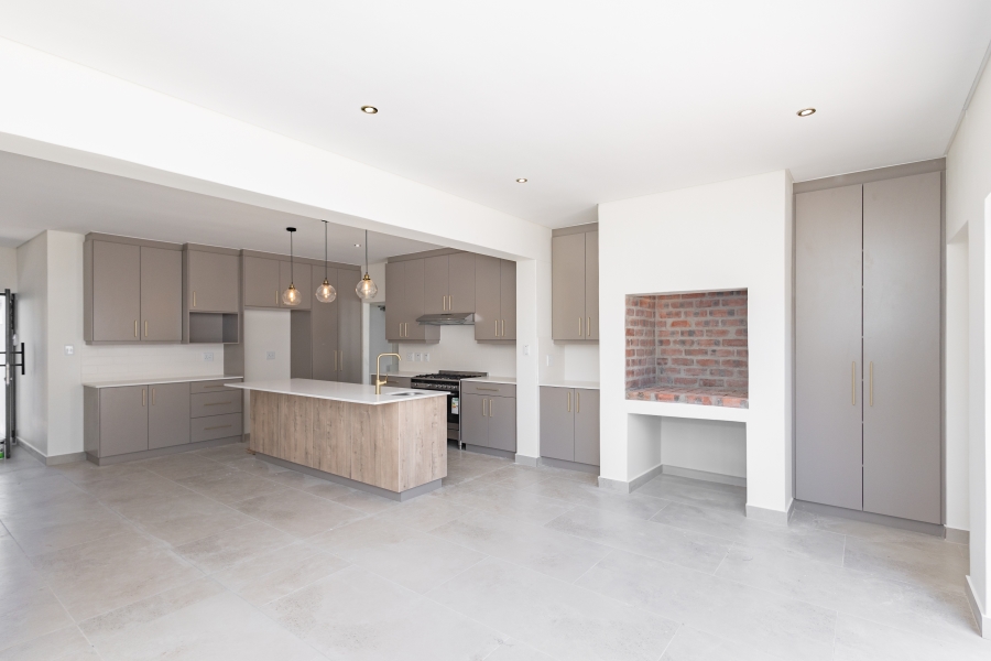 4 Bedroom Property for Sale in Sandown Western Cape